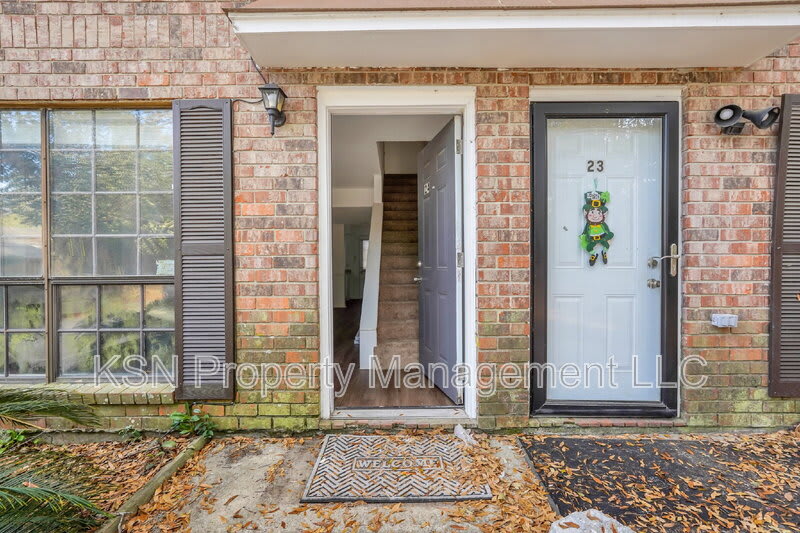 2220 East Victory Drive – photo 2