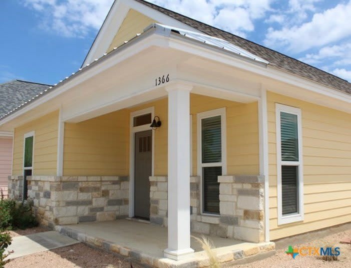 1366 Hanz Drive – photo 1
