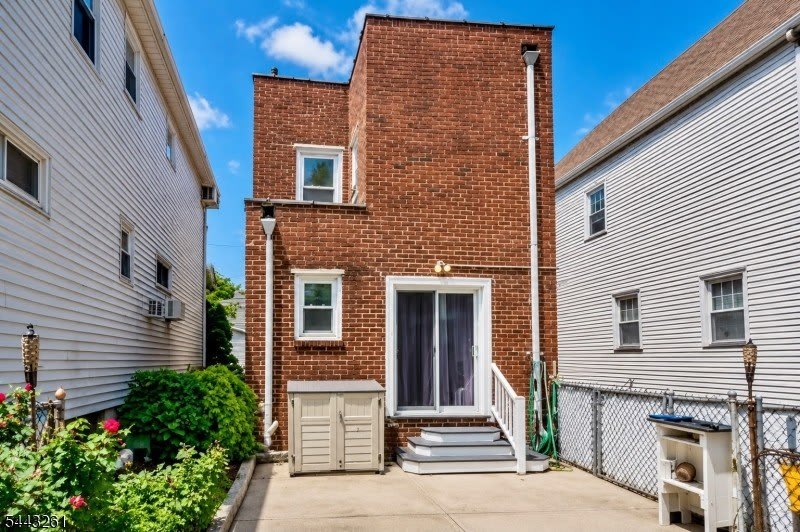 116 Brighton Ave – photo 1