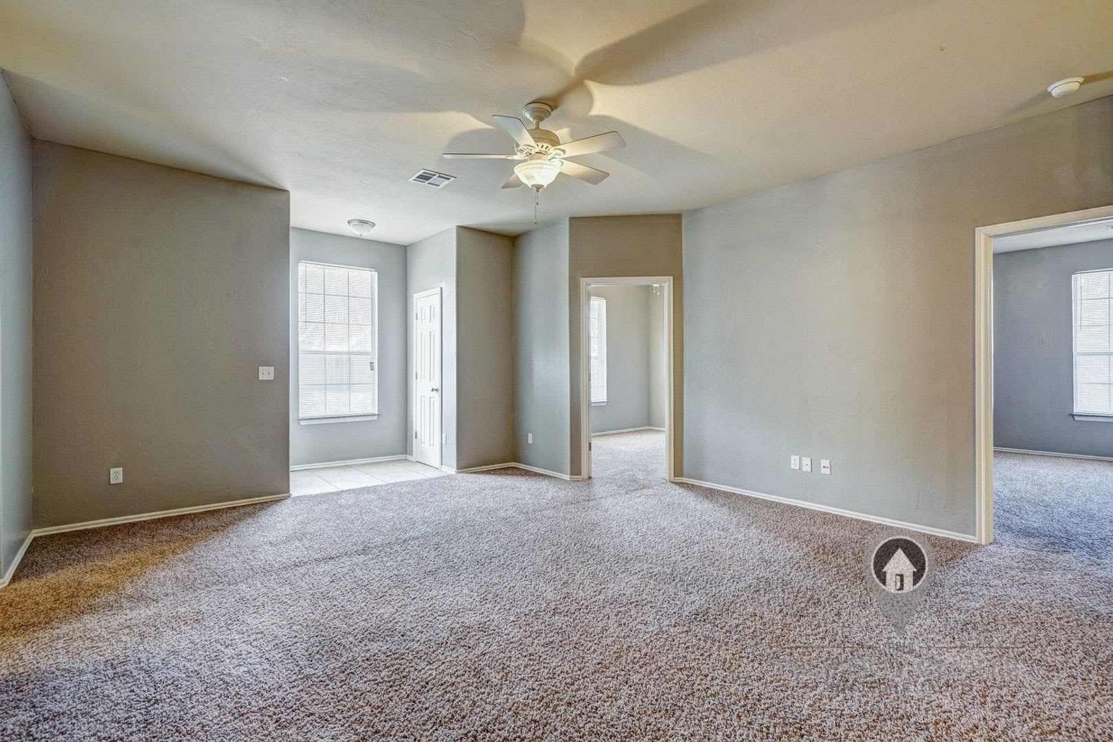 Adorable 3 Bed 2 Bath Duplex In Yukon – photo 5