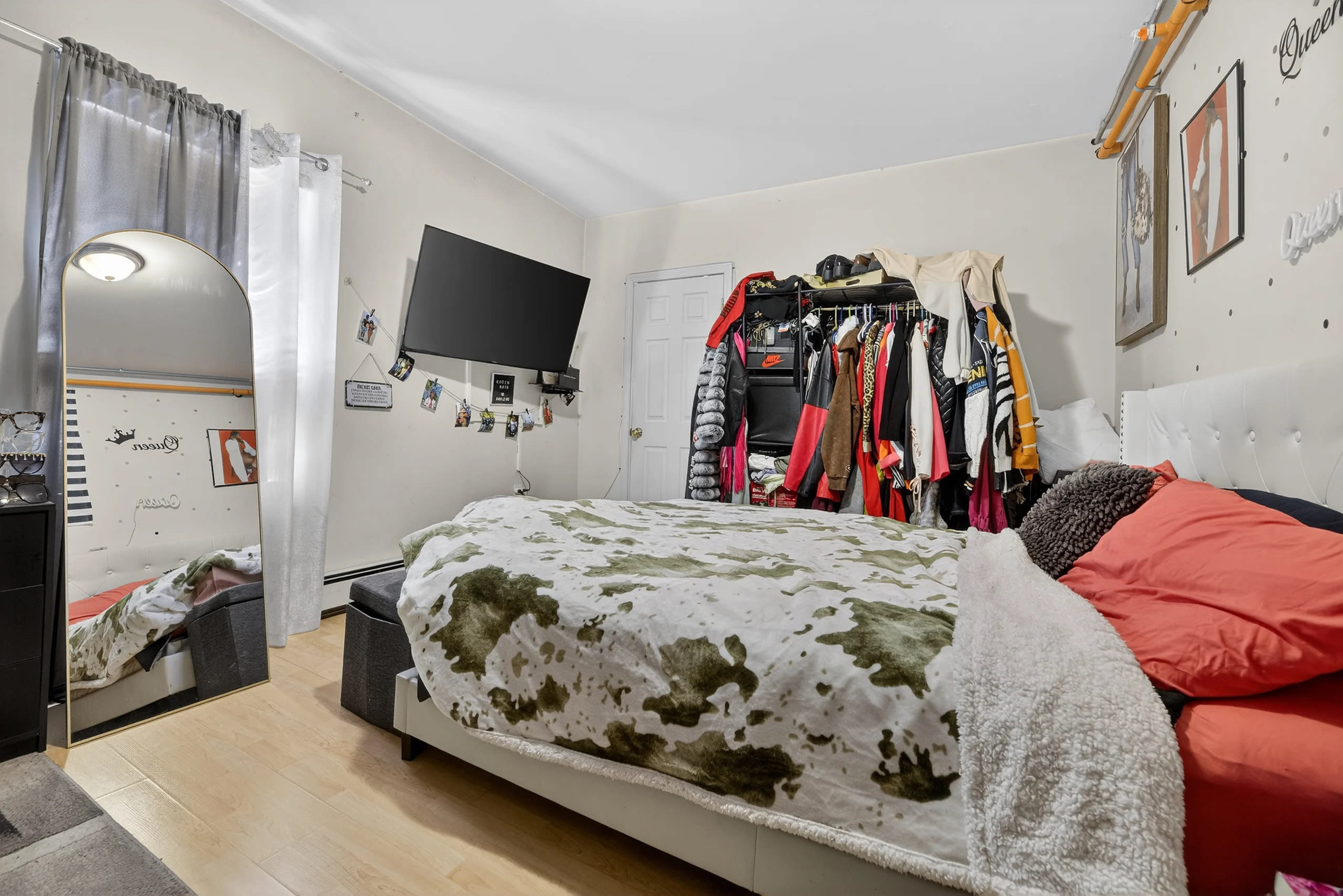 528 Charles St – photo 5