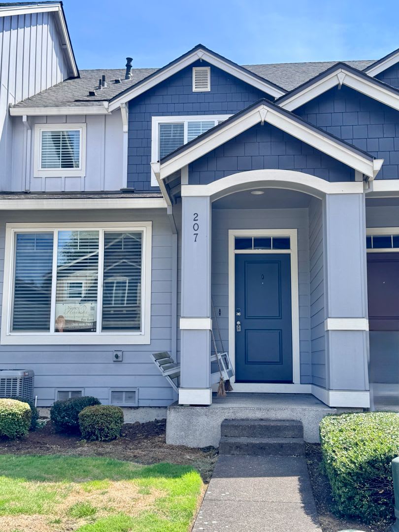West Townhome Near Downtown Vancouver – photo 1
