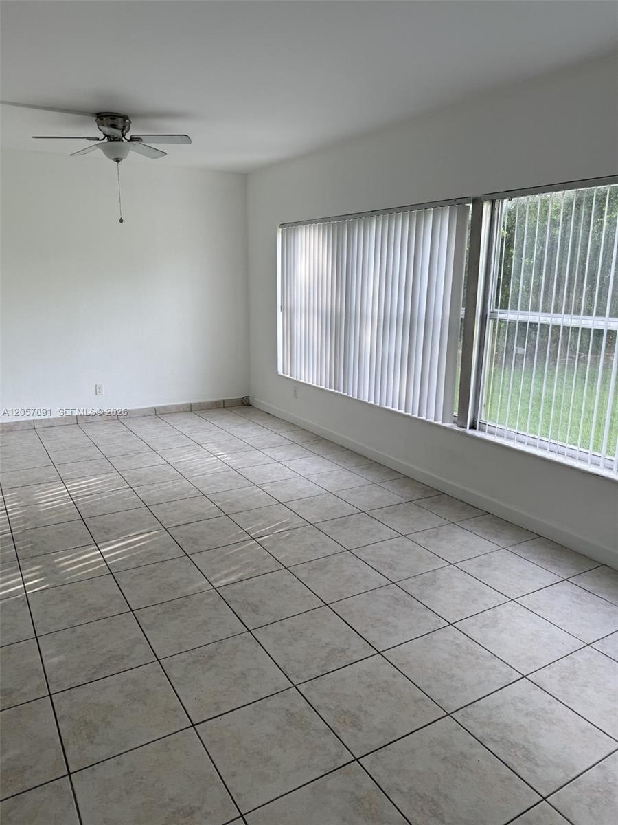 4855 University Drive – photo 3