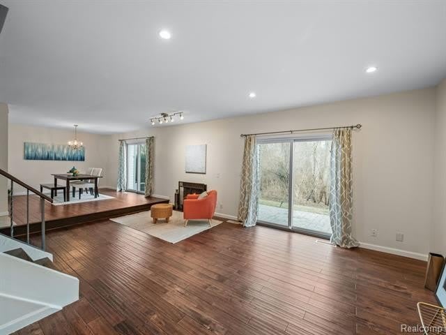 177 E LONG LAKE Road – photo 4