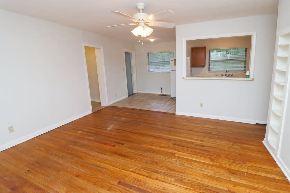 811 South Lipona Road – photo 4