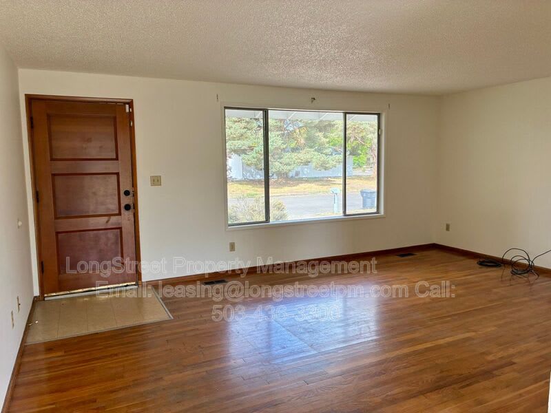 310 NE Cambridge Cir – photo 5