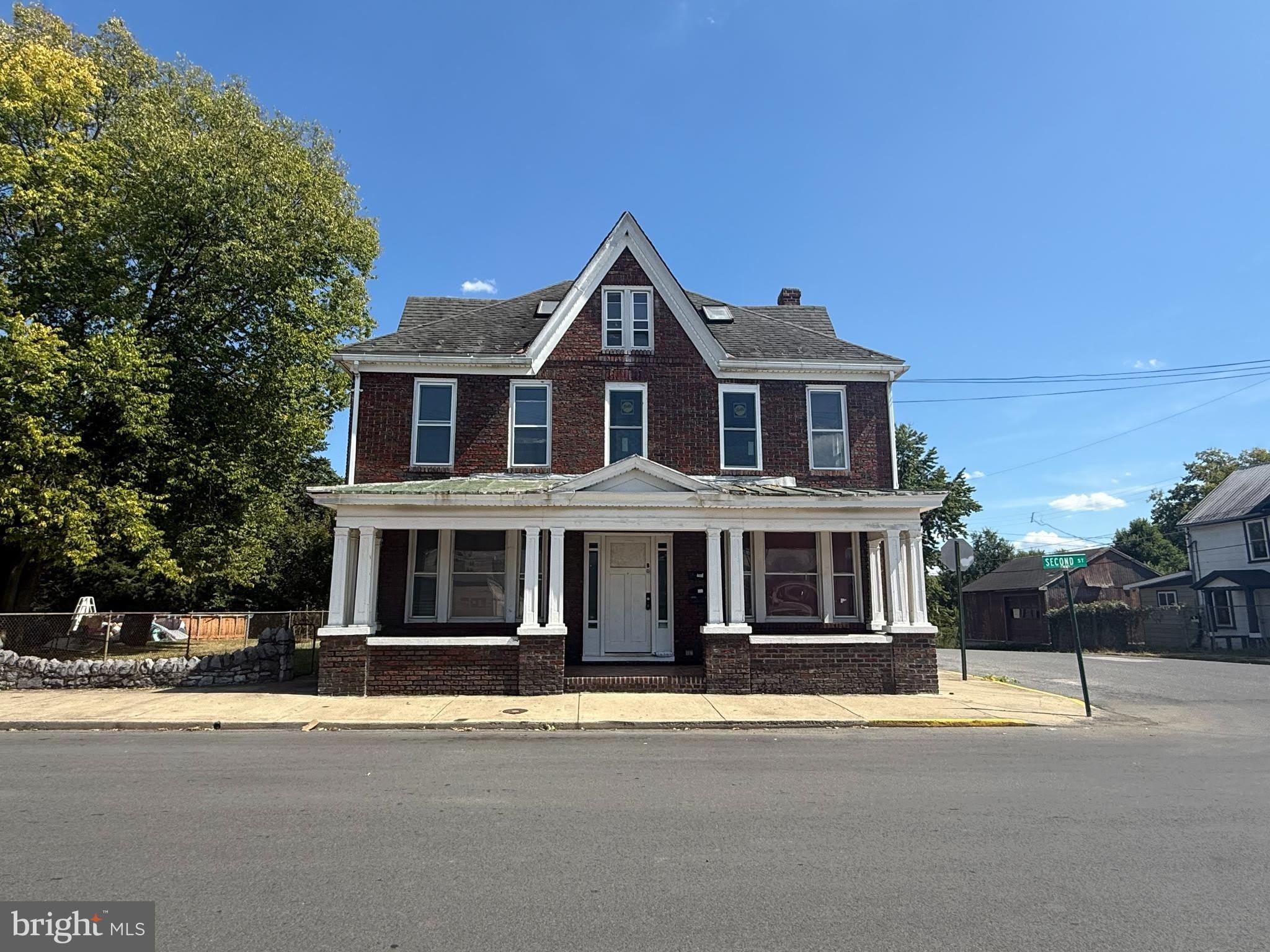 703 SECOND ST – photo 1