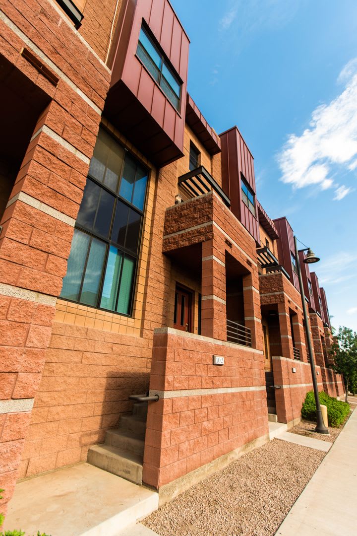 Downtown Tempe 2 Bedroom with LOFT 2 Bathroom, 2 Car Garage – photo 2