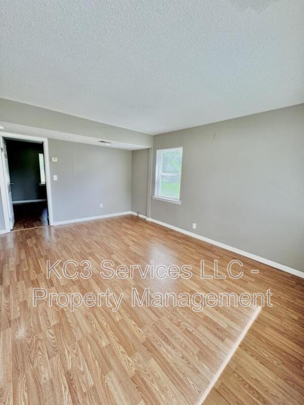 2601 Nw Frances St – photo 3