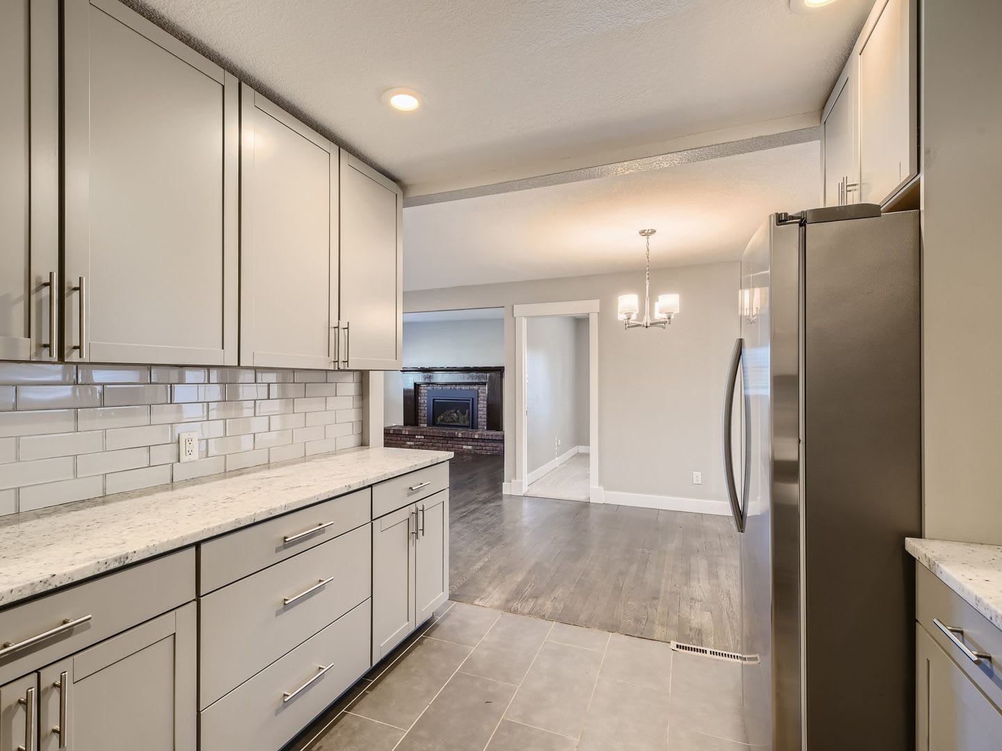 Evolve Real Estate: AVAILABLE 10/1/2026 CHARMNG MID CENTURY 4 BED HOME IN MAR LEE MANOR! – photo 4