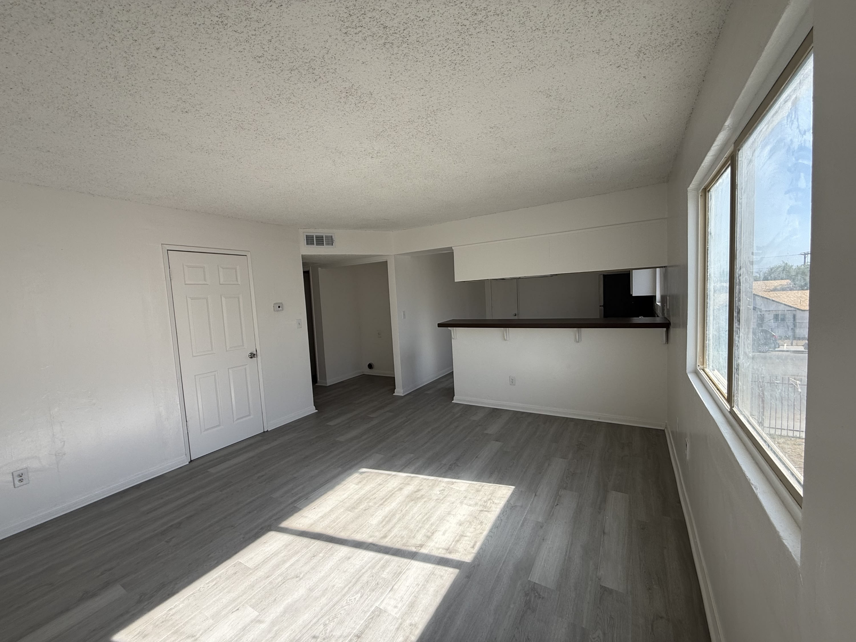 1312 Flower Street – photo 4