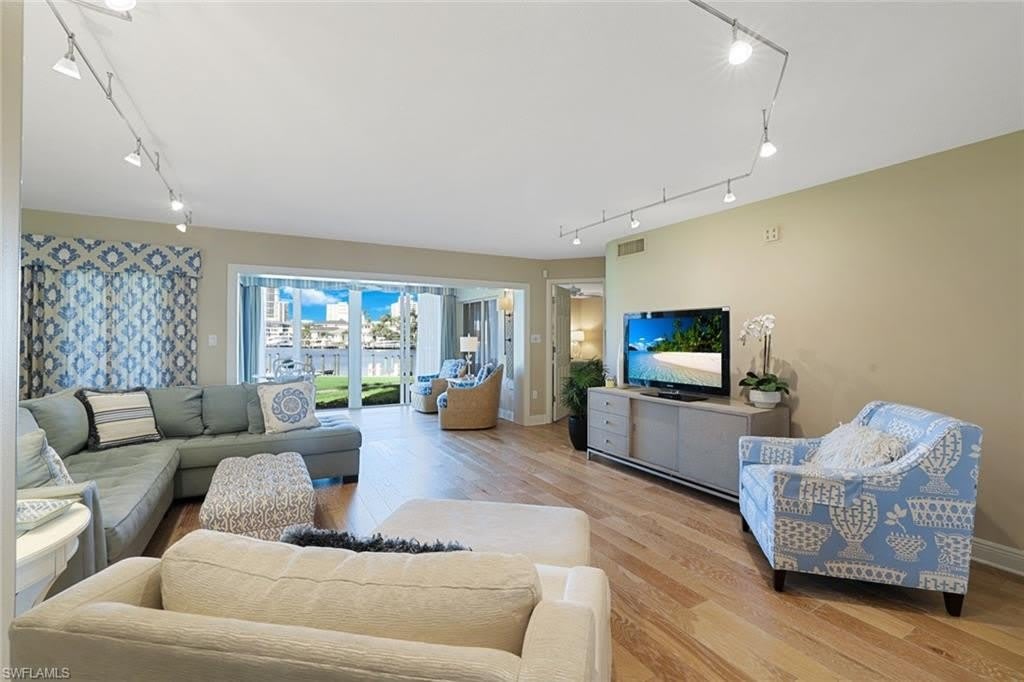 355 Park Shore Dr – photo 1