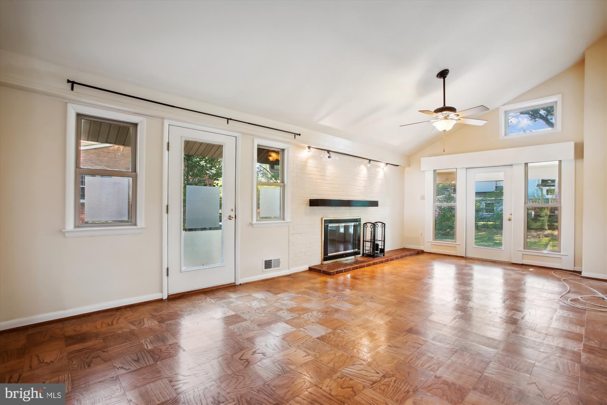 8509 CYRUS Place – photo 4
