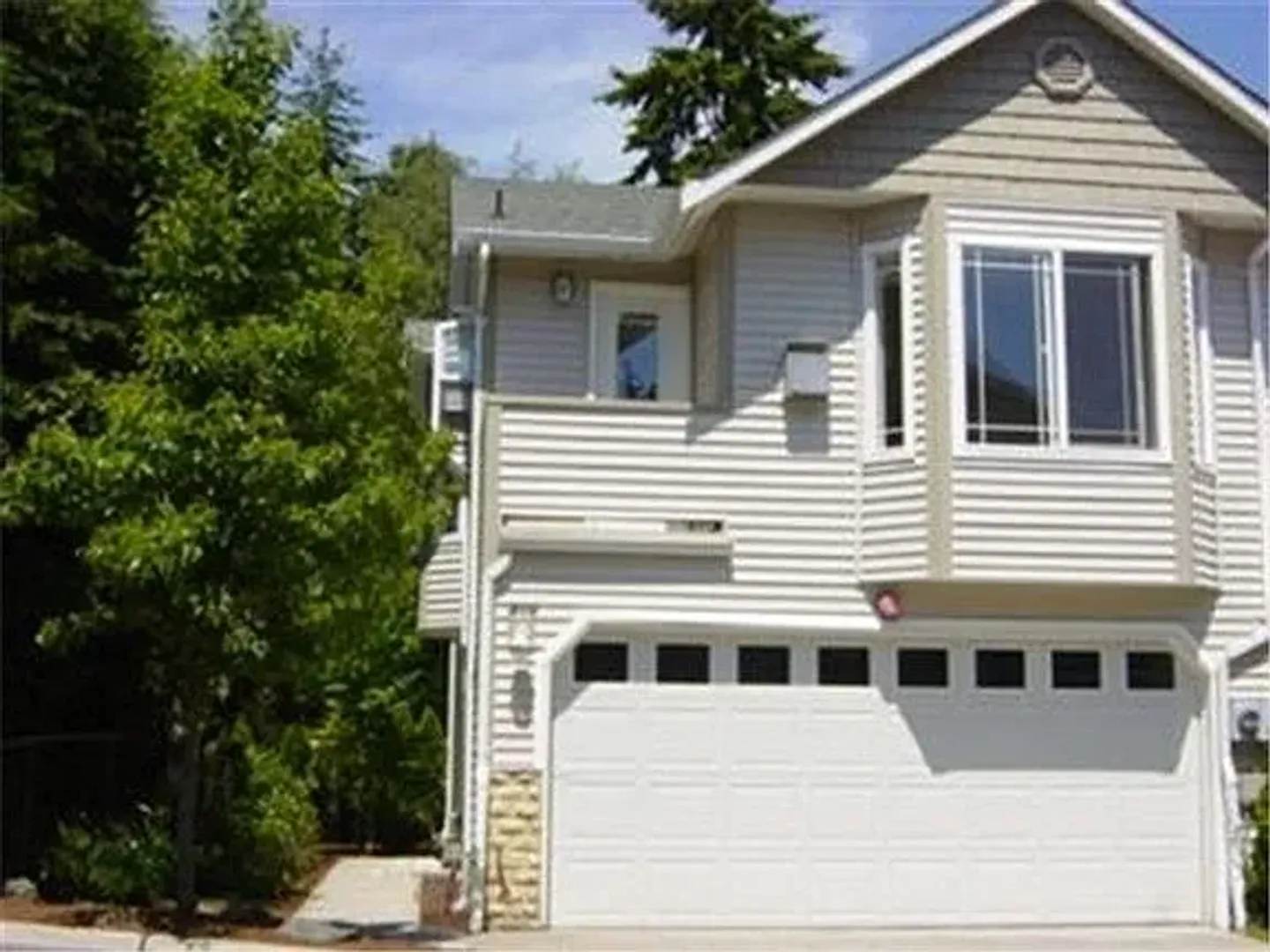 2 bedroom, 2 bath Townhome in North Seattle. – photo 1