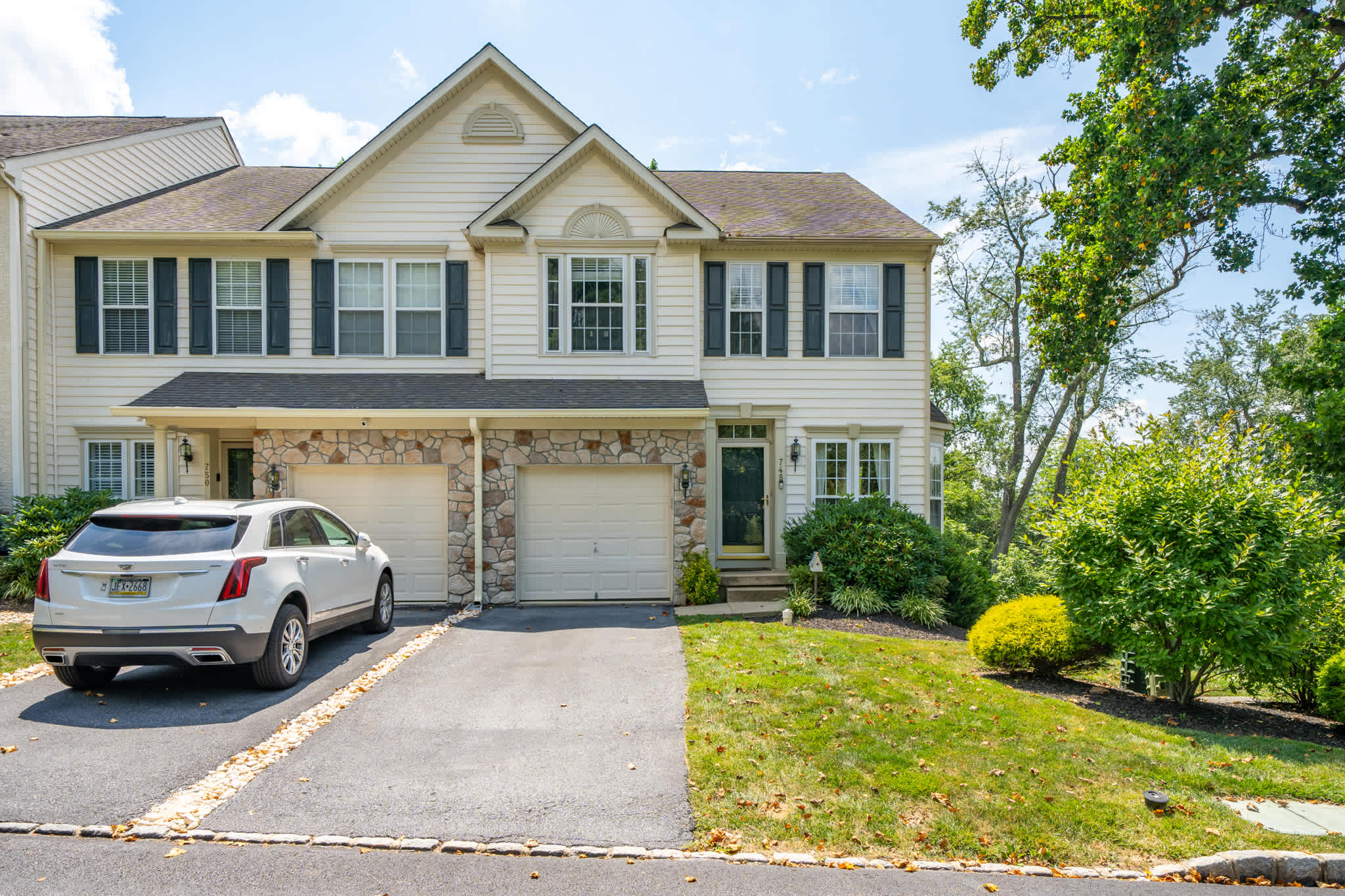 748 Mccardle Dr – photo 2