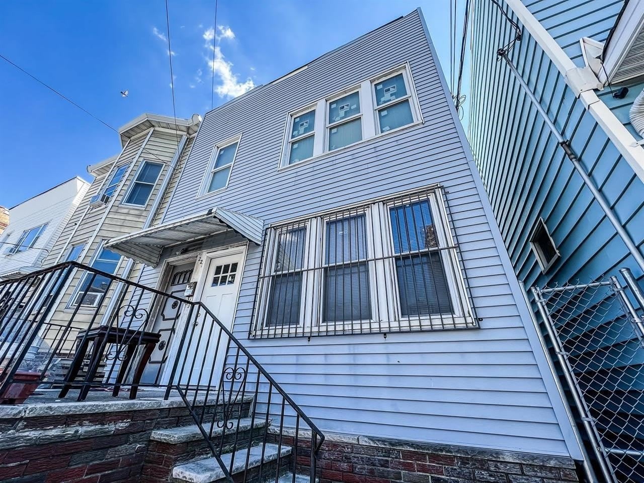 227 Beacon Ave – photo 1