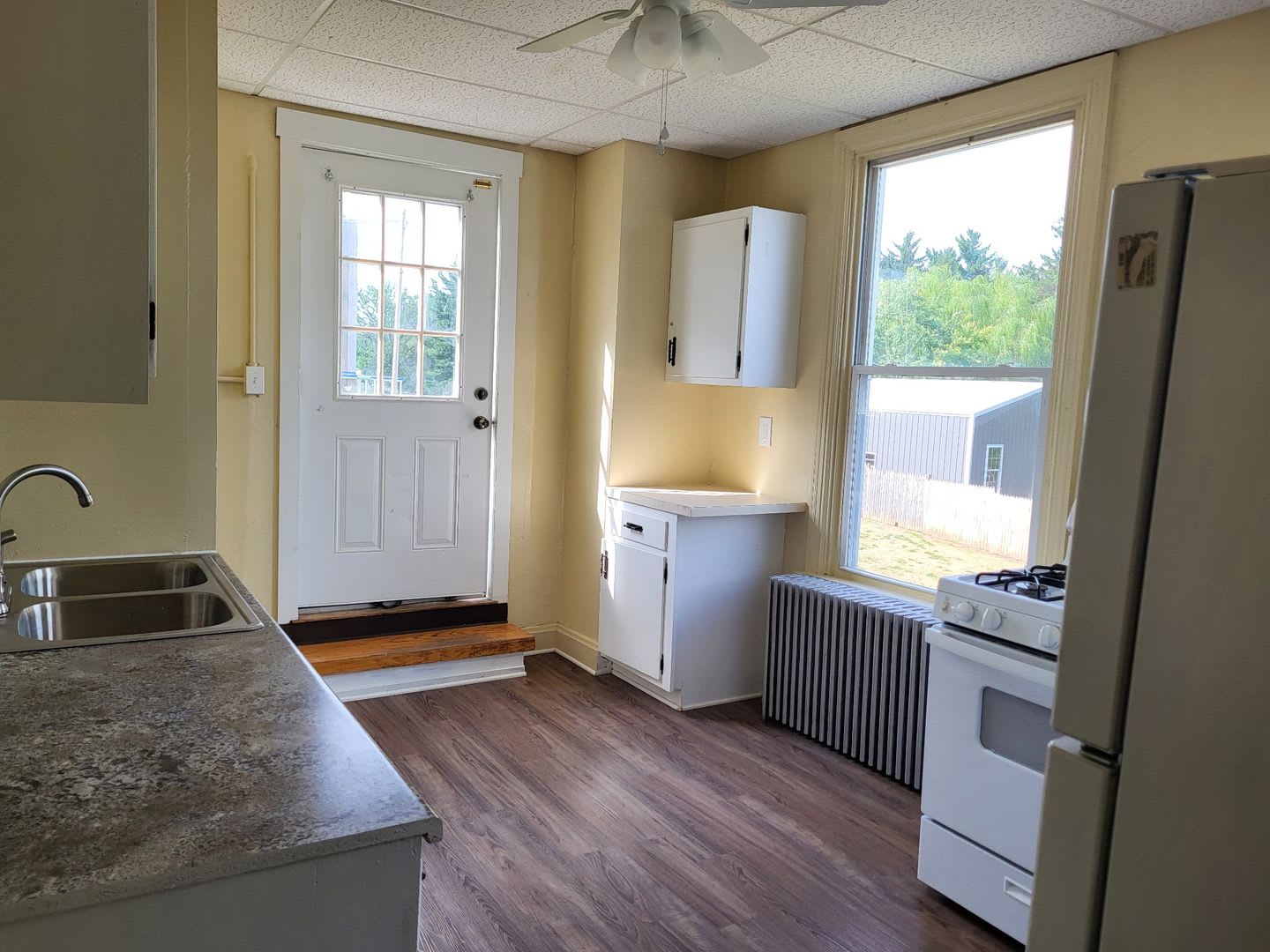 235 W Main St – photo 3