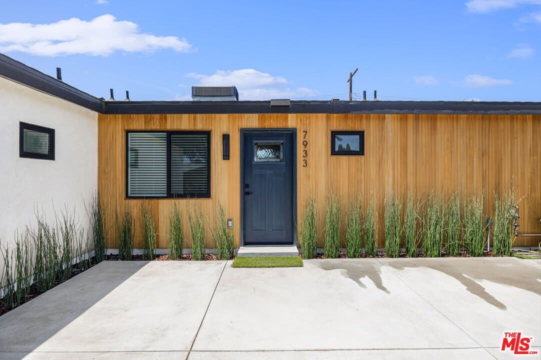 7933 Zelzah Ave – photo 3