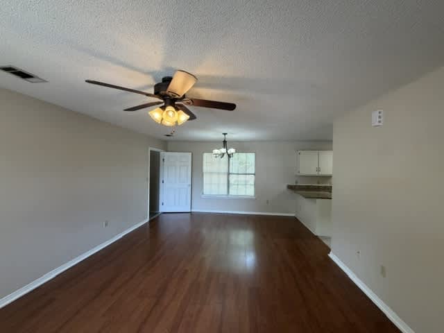 501 Robinson Avenue East – photo 2