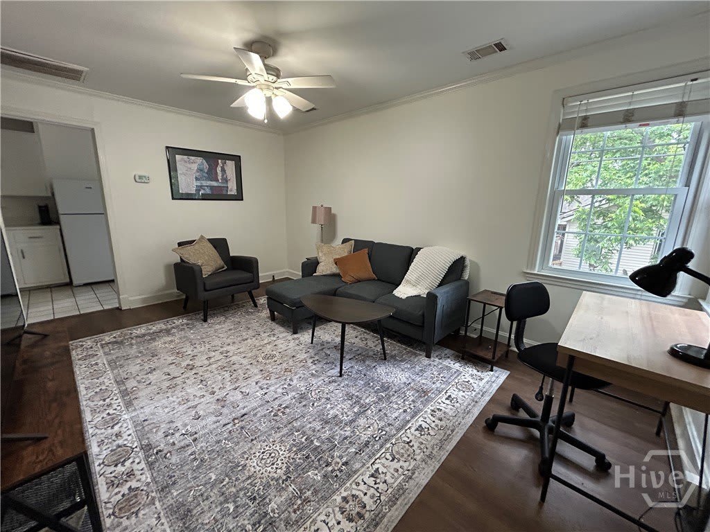 1506 E 50th Street – photo 3