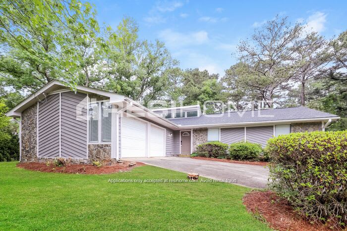 1546 Thornwood Court – photo 1