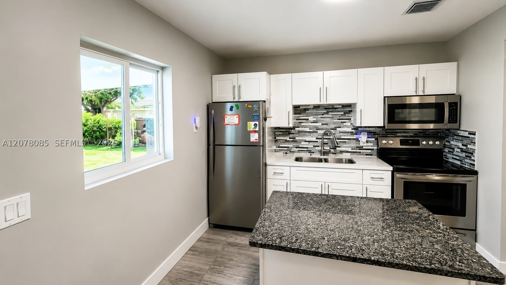 4017 SW 20th St – photo 4