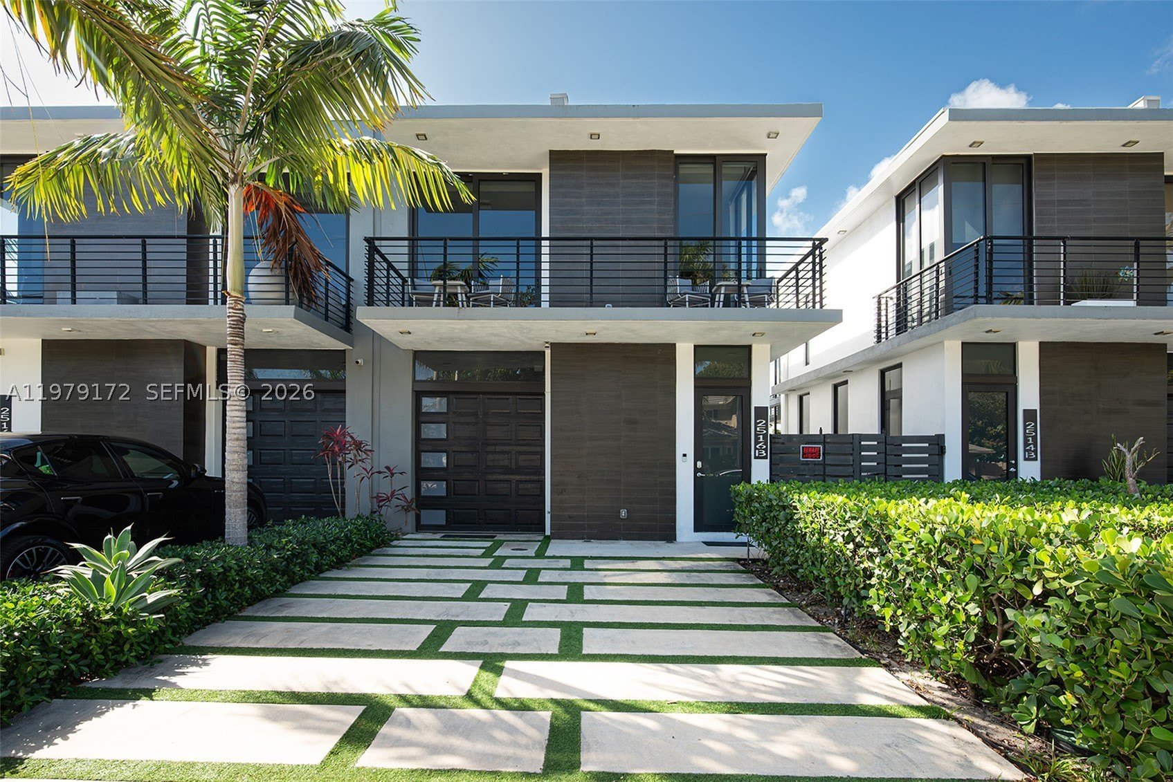 2516 NE 21st St – photo 2