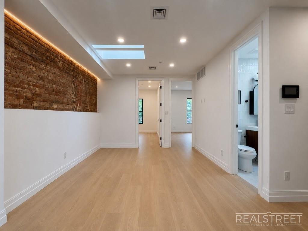 95 Ralph Avenue – photo 5