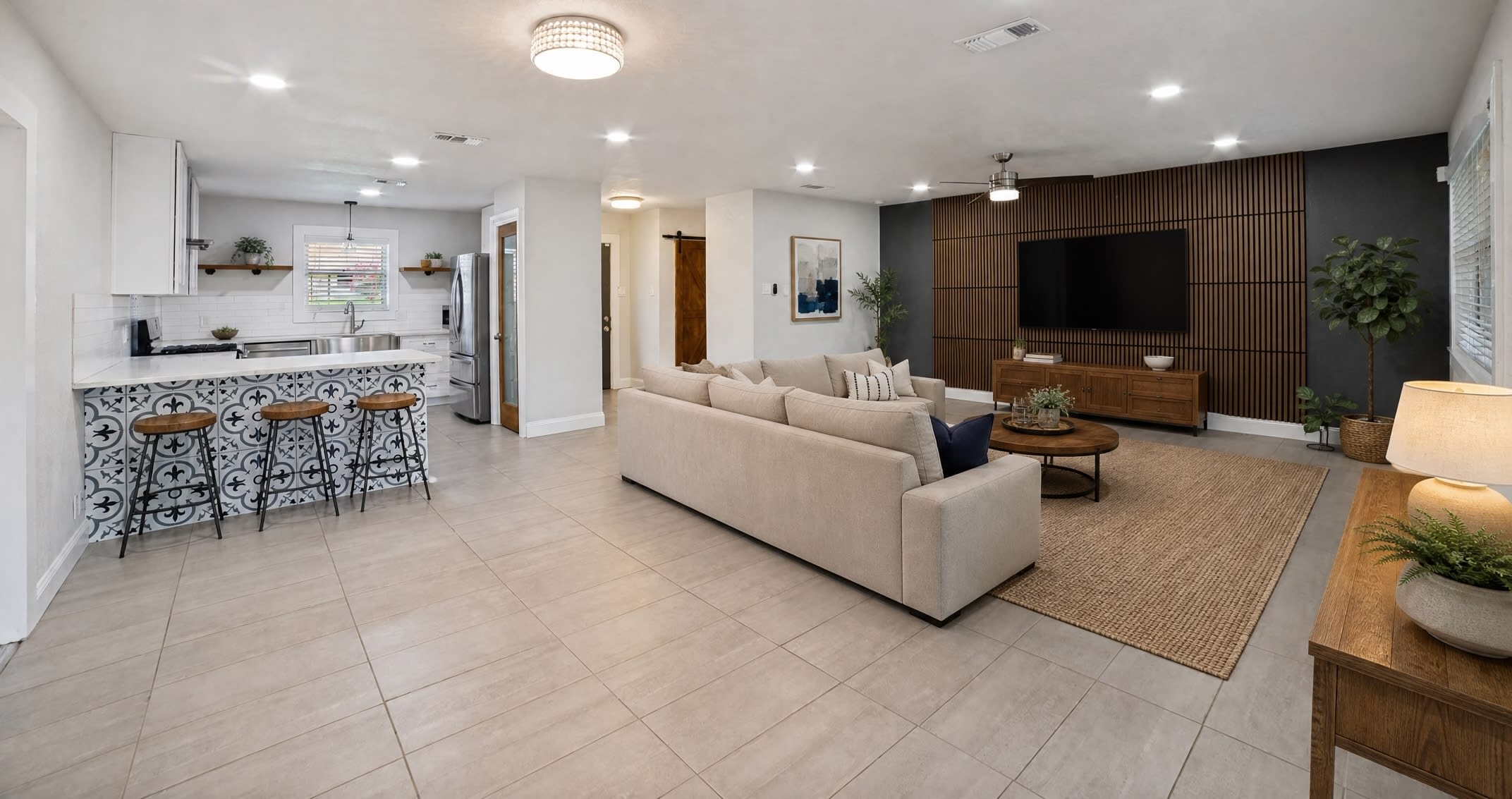 612 Booth Dr – photo 2
