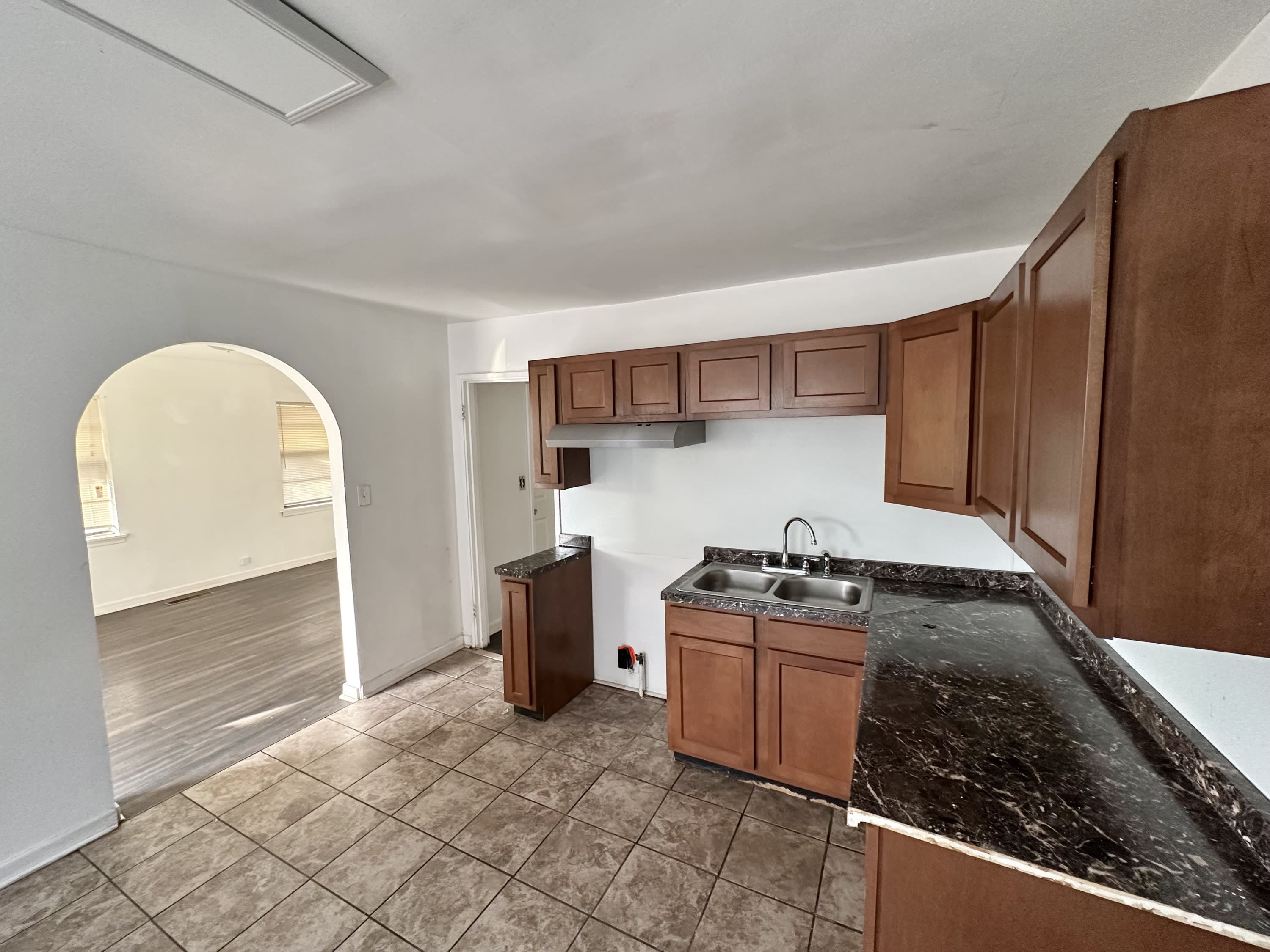 2009 Hollins Drive – photo 3