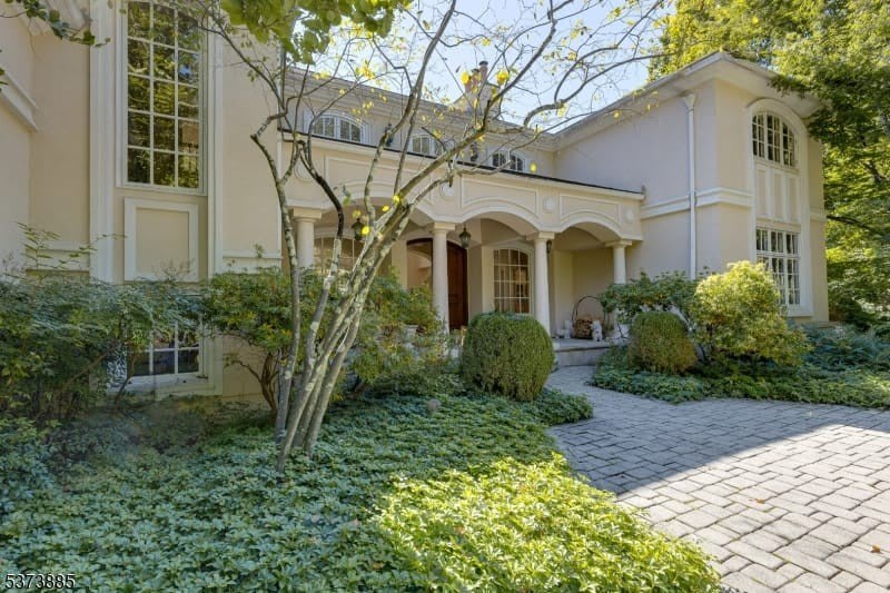 21 Stoningham Dr – photo 2