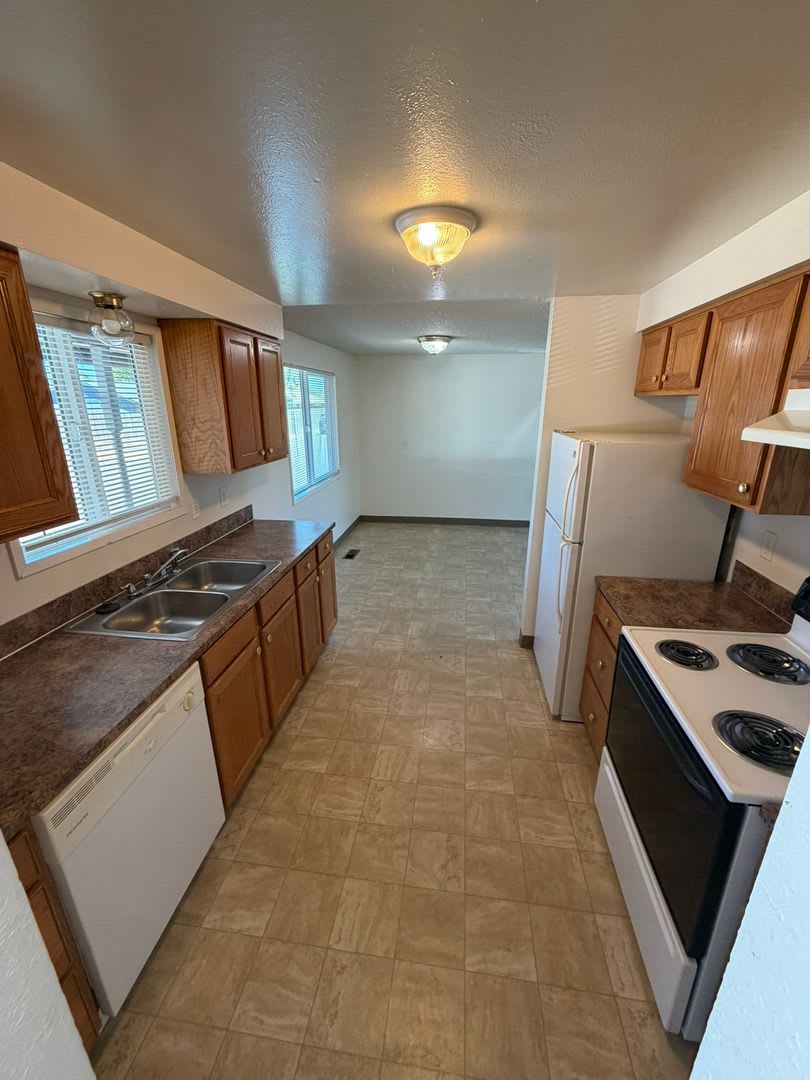 2523 Pine Ln SE – photo 2