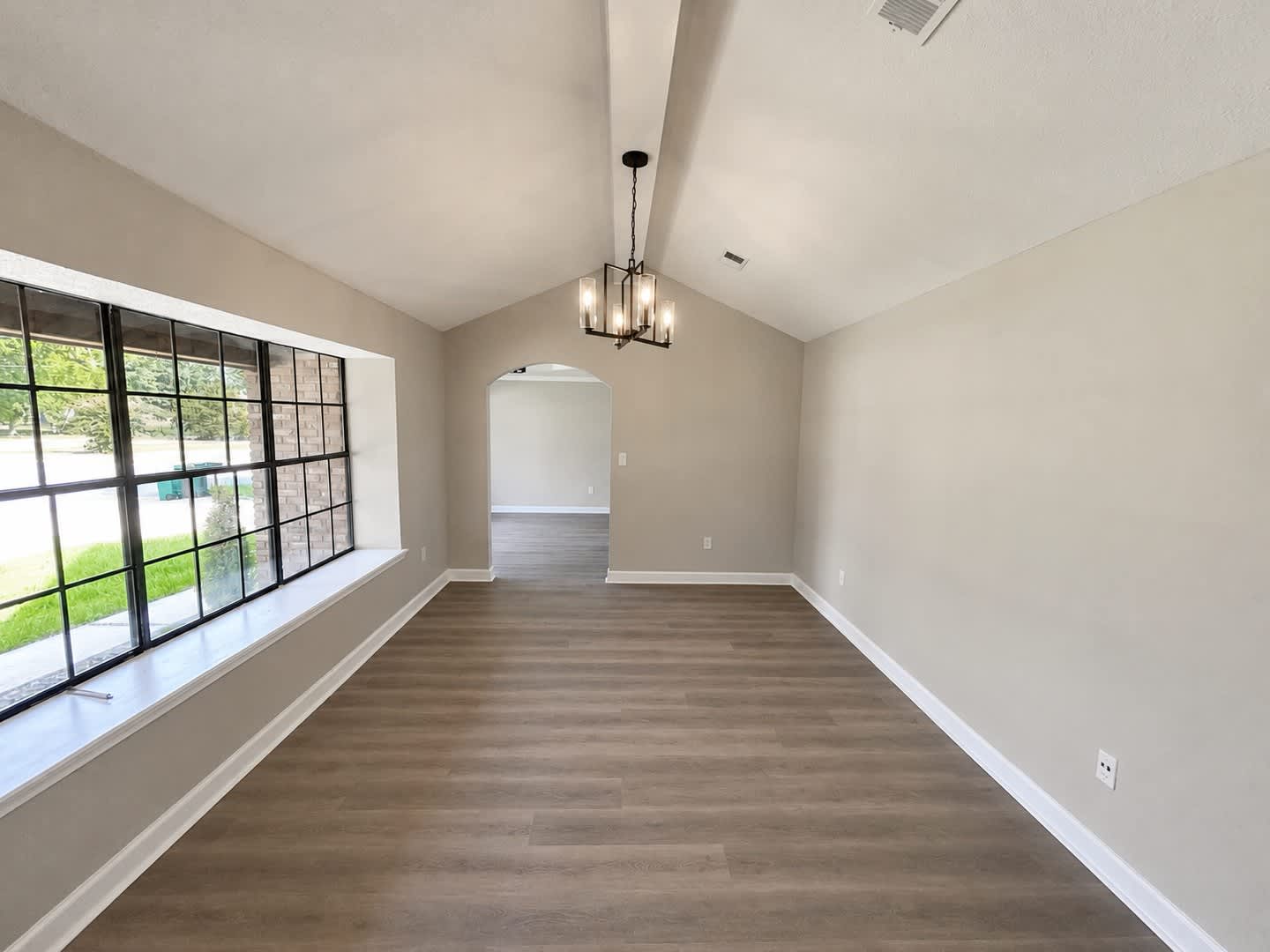 Refreshed 4-Bedroom Ranch with Private In-Law Suite – photo 3