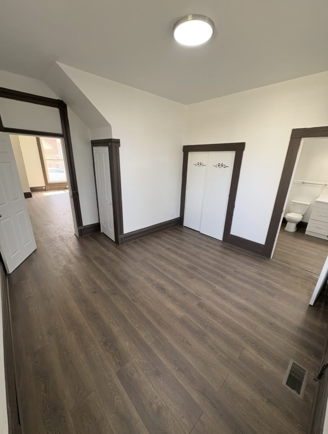 253 West Morrison Street – photo 5