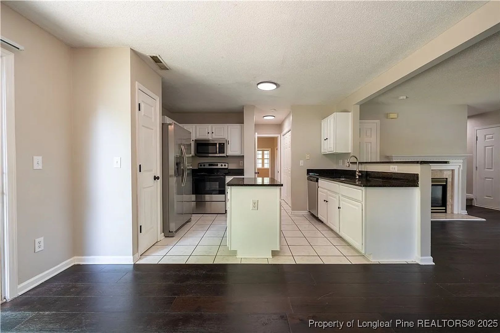 Room in 5 Bedroom Home at Feldspar Way – photo 5