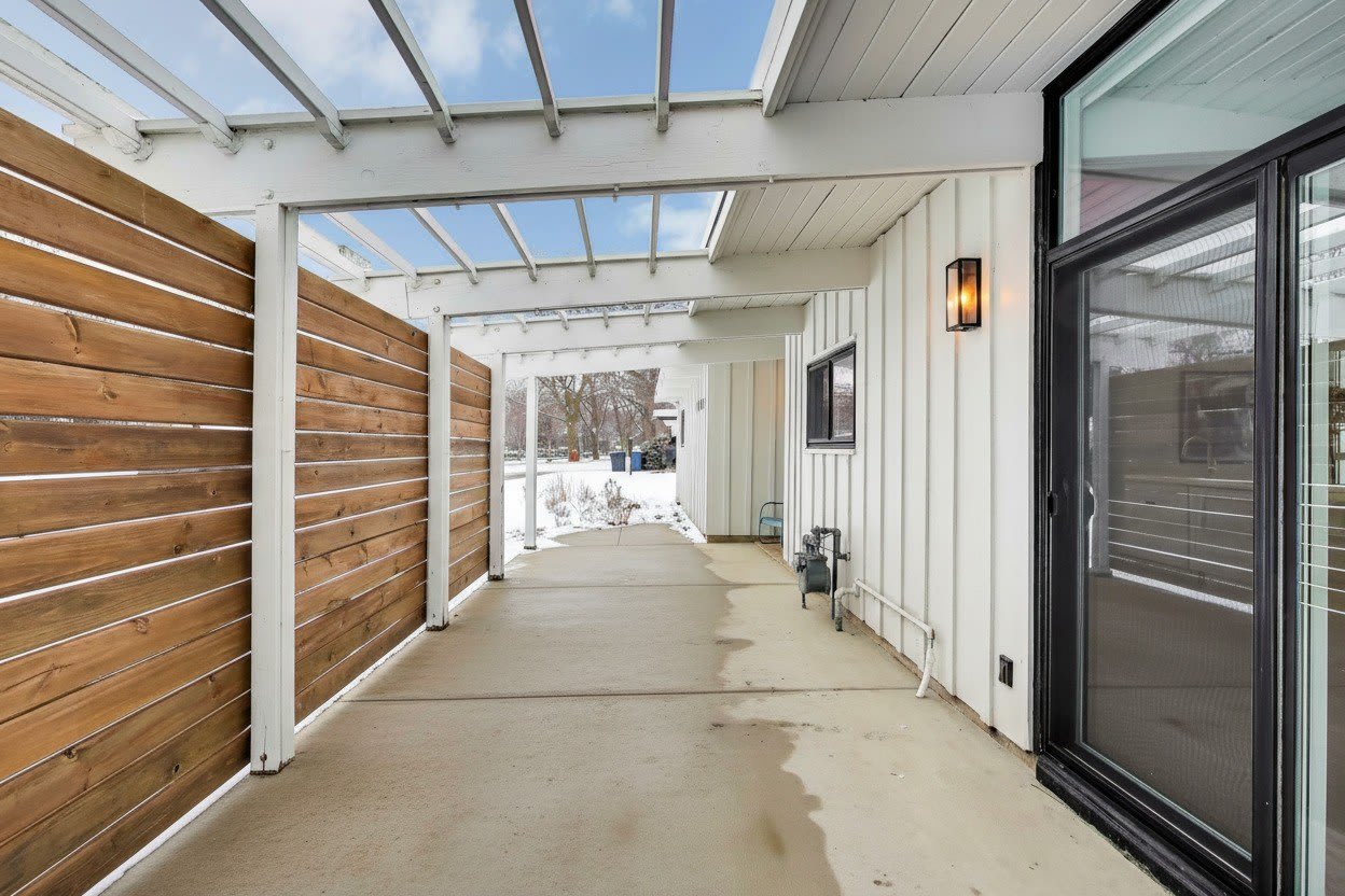 2649 Crawford Avenue – photo 3