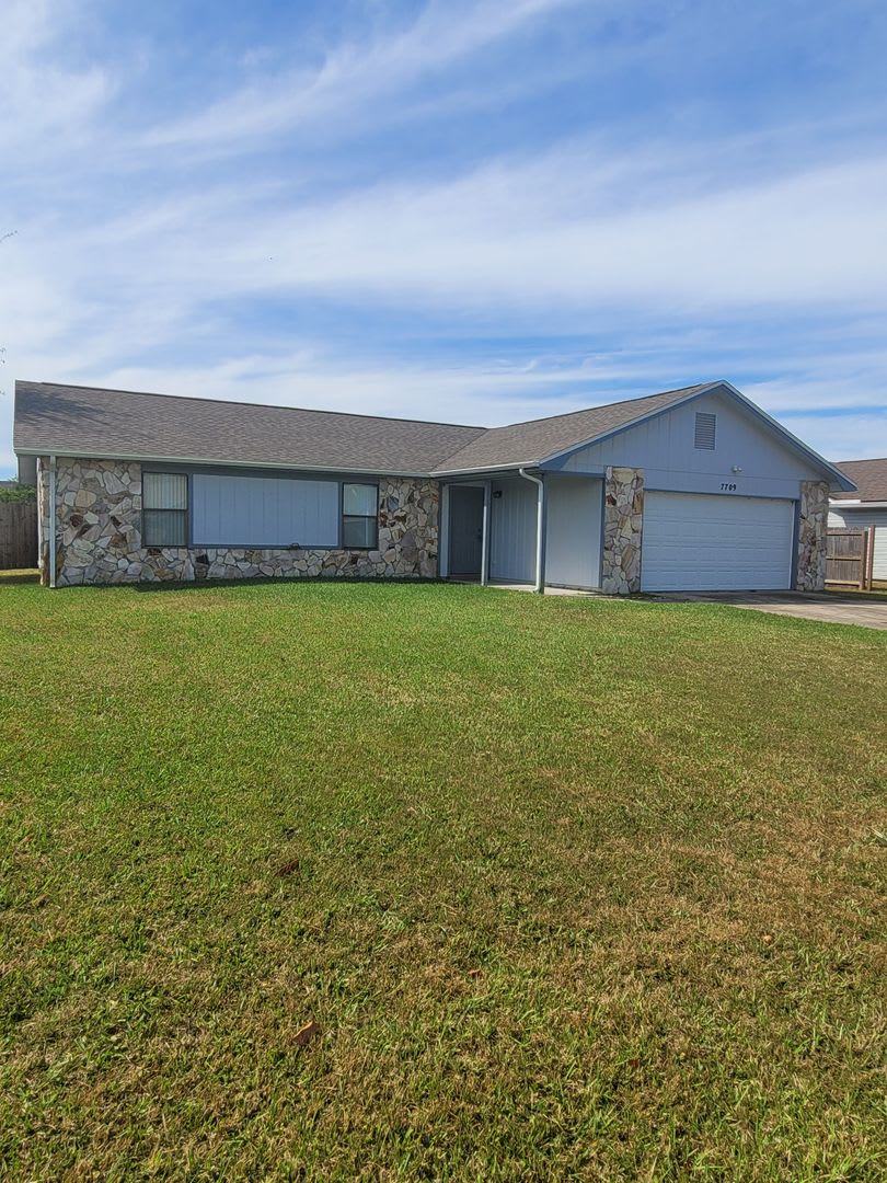 Callaway 3 bedroom 2 bath home w/2 car garage! – photo 1