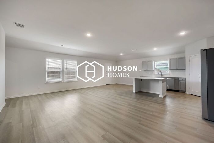 422 Rose Avenue – photo 3