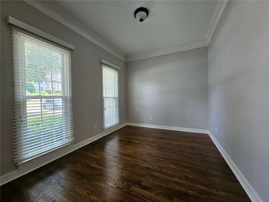 450 Eastbourne Way – photo 5