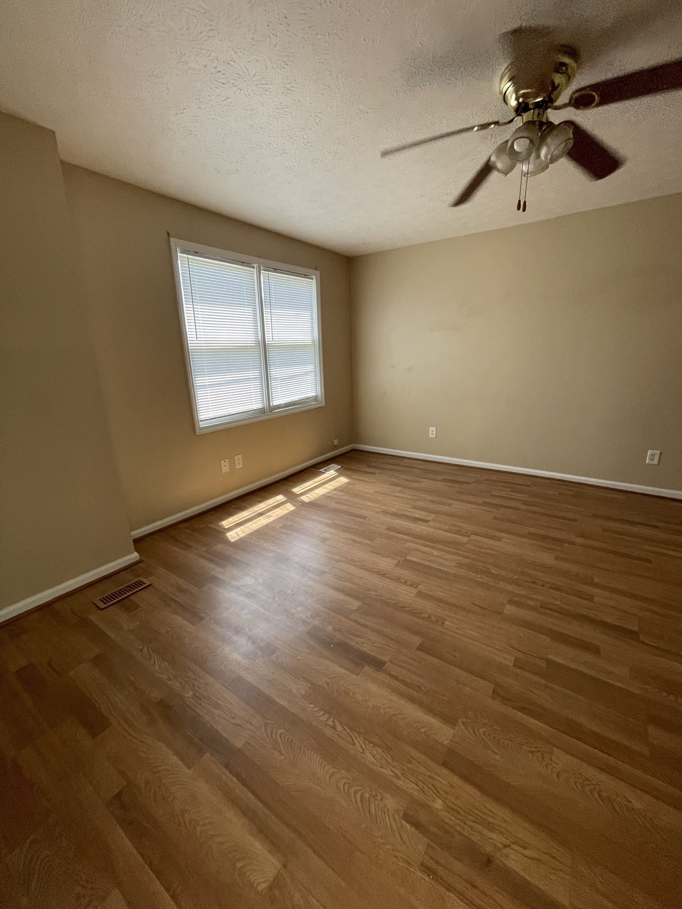 3003 1st Ave. – photo 3