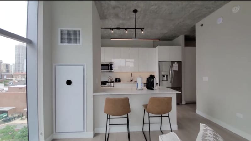 107 W Hubbard St – photo 2