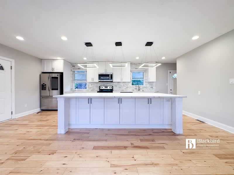 11901 Crestwood Avenue South – photo 5