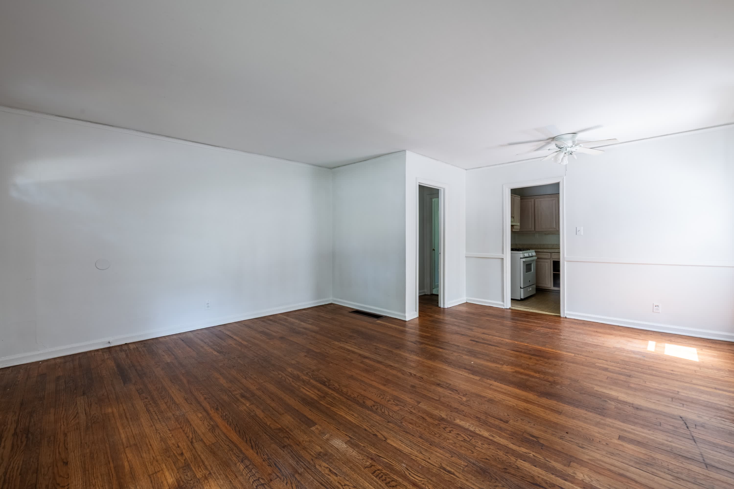 1555 Venetian Drive Southwest – photo 4