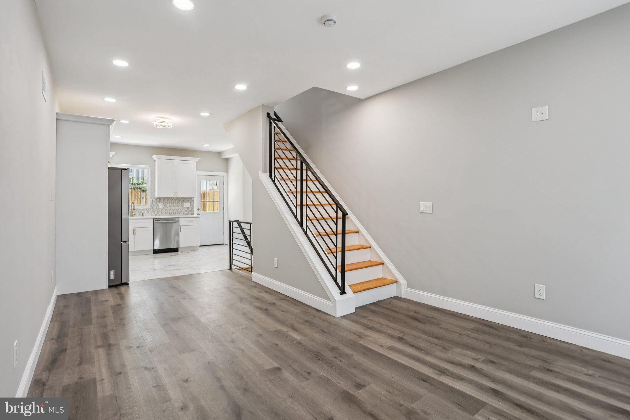 2225 N WATERLOO Street – photo 5