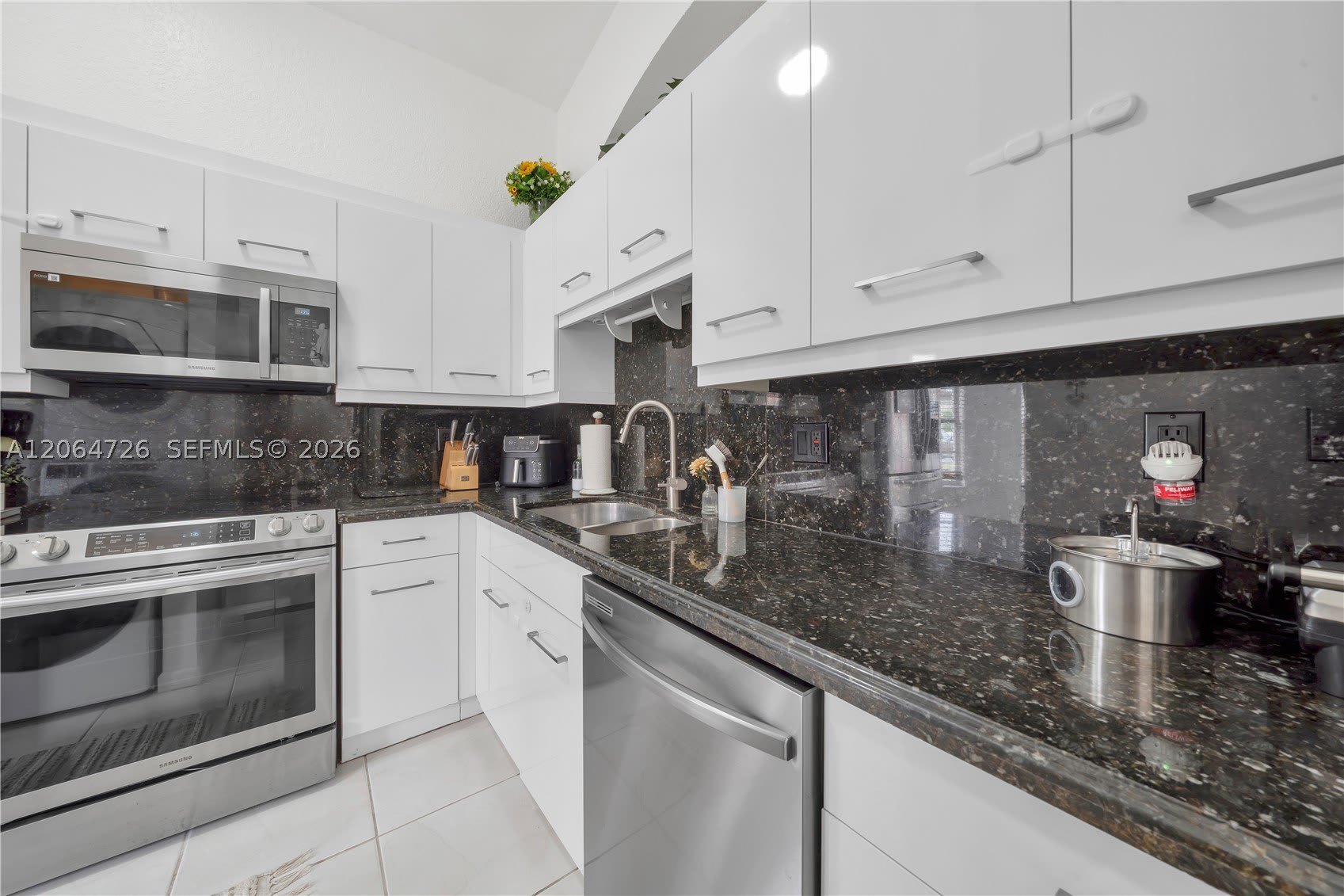 16220 SW 101st Ter – photo 5