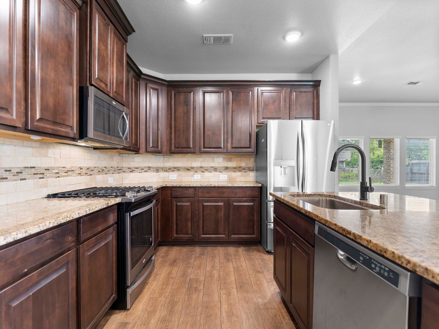 3 bed 2 bath ( Columbia Lakes) – photo 4