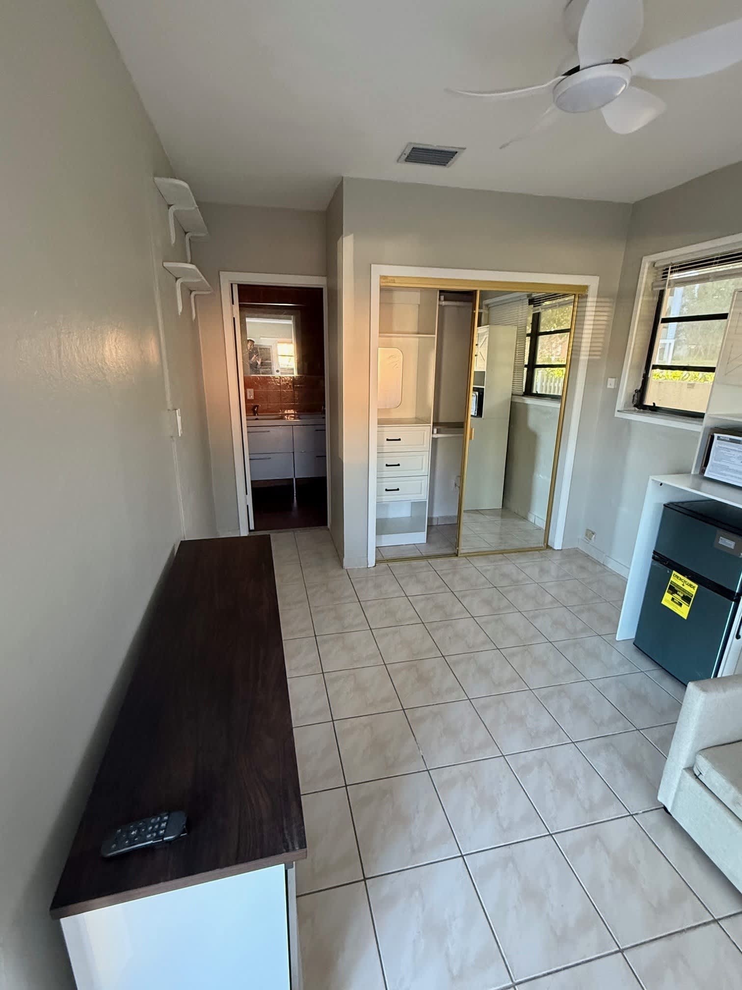 1060 SW 36 Ct – photo 2