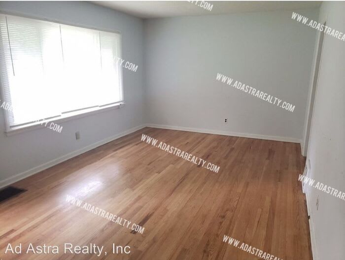 9203 Vaughn Avenue – photo 3