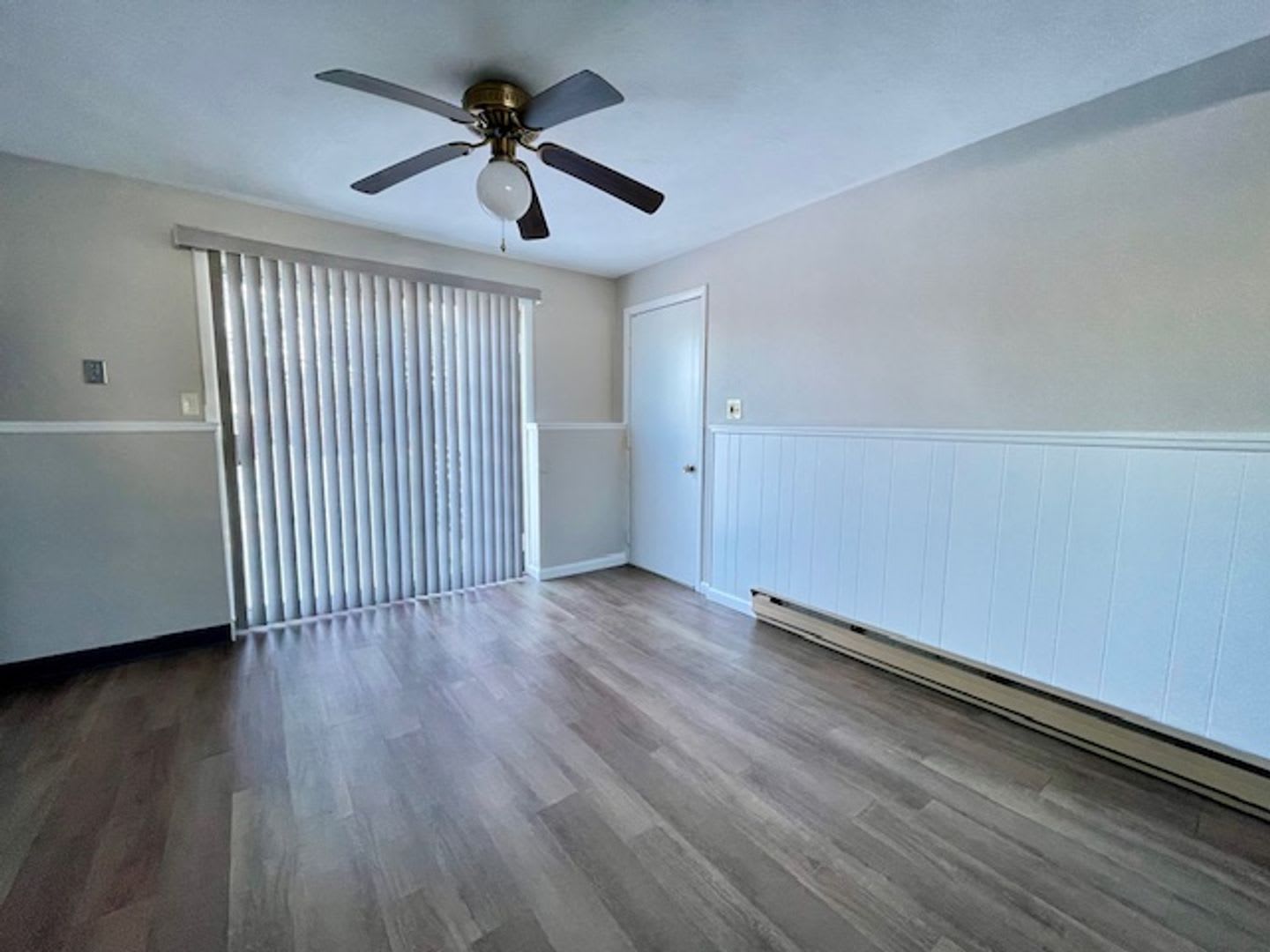 SPACIOUS 2 Bedroom Duplex Move-In Ready! – photo 3