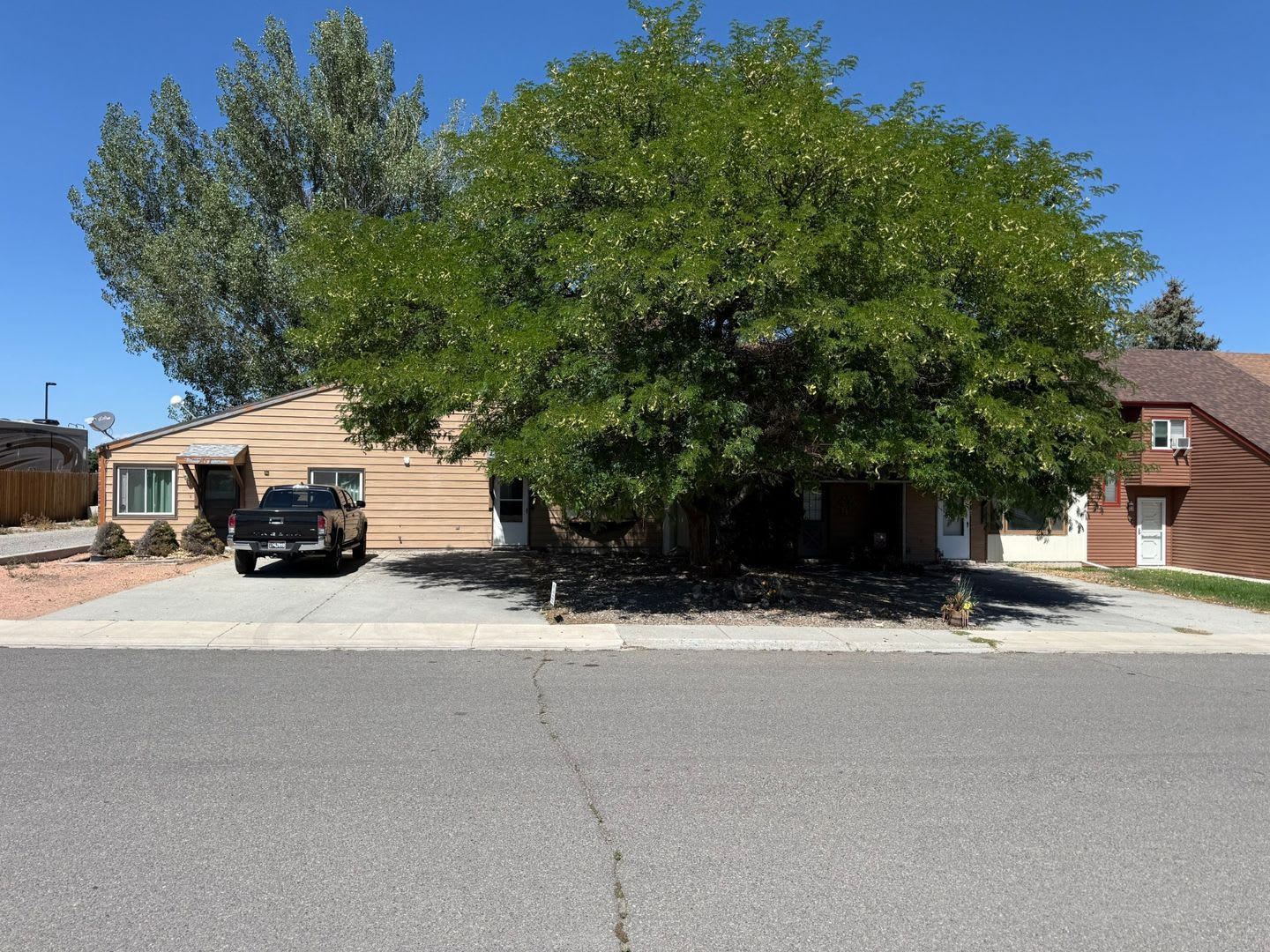 3 Bedroom, 1.5 Bathroom Townhouse Next to High School and Middle School – photo 2